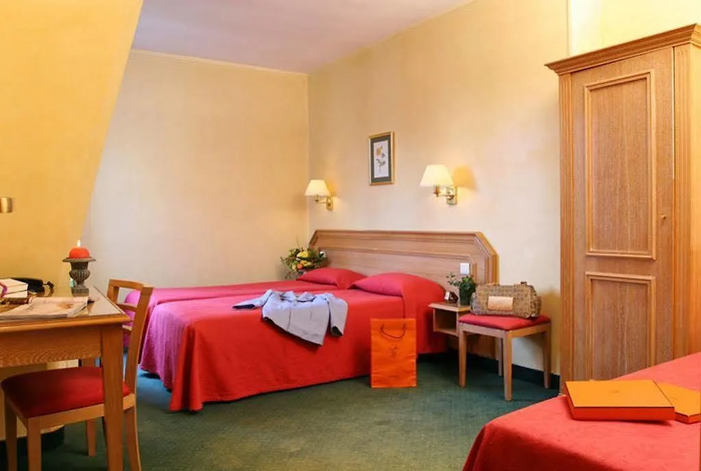 ***  Madrigal Hotel Paris France