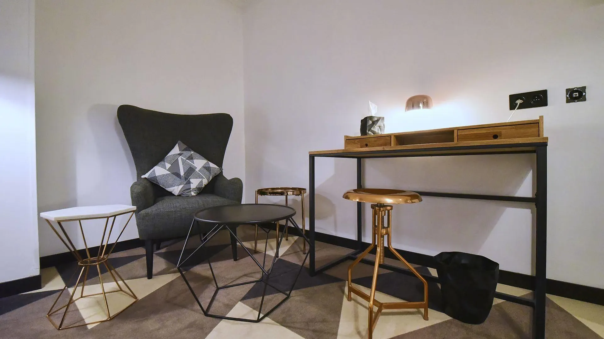 Madrigal Hotel Paris 3*,  France